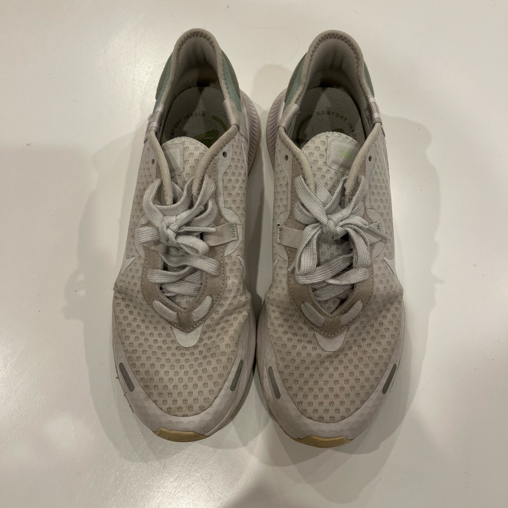 Nike Women's Sneakers - White and Gray